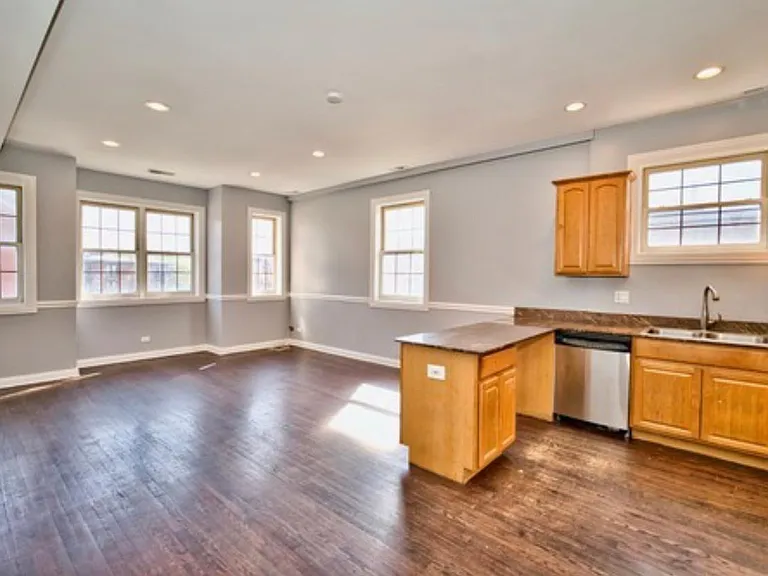 3112 W Warren Blvd #2 — Photo 2