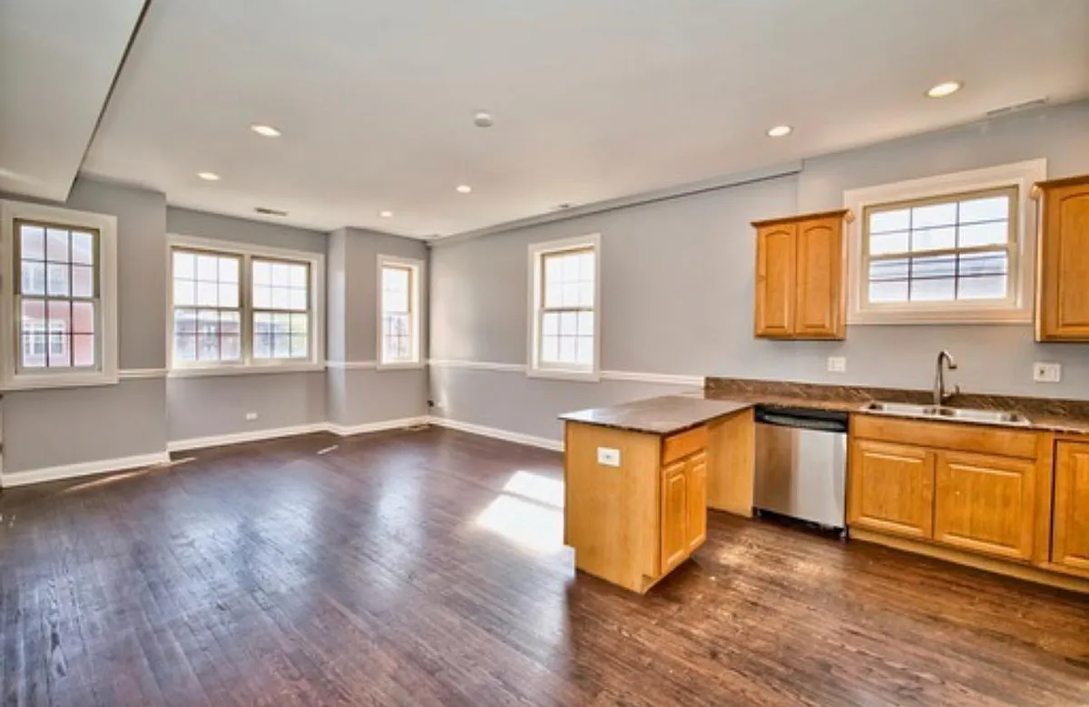 Building Photo - 3112 W Warren Blvd #2
