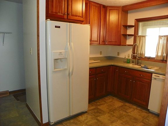 3rd image of 5703 Tanglewood Dr