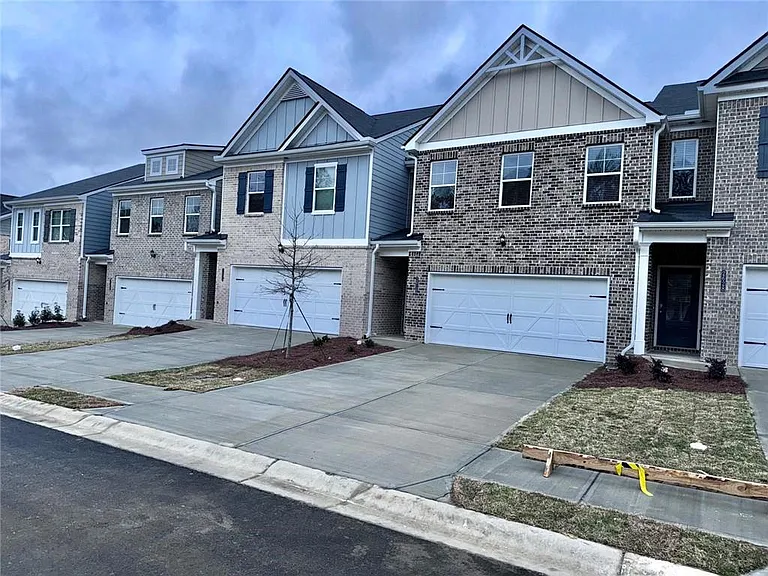 2618 Swan Lake Dr — Photo 14
