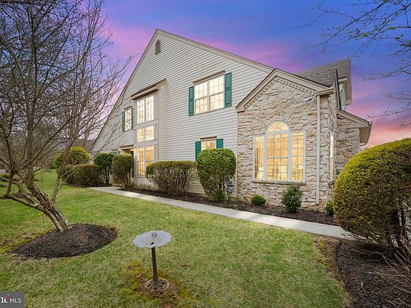 2nd image of 5087 Raintree Ct