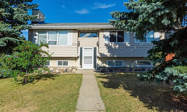 153 Woodvale Road West NW