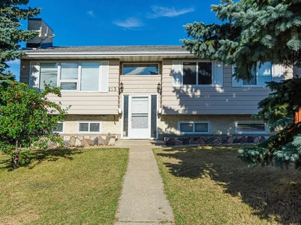 153 Woodvale Road West NW #Nw, Edmonton, AB T6L 1E7