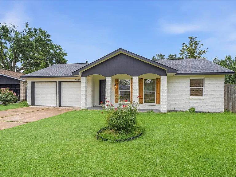 9607 Kemp Forest Dr — Photo 1