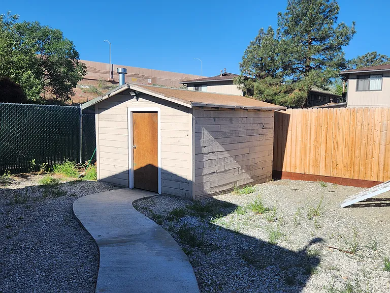 459 Field St — Photo 9