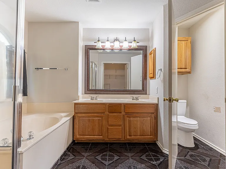 3604 Meade St — Photo 23