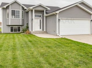 4233 17th St S, Moorhead, MN