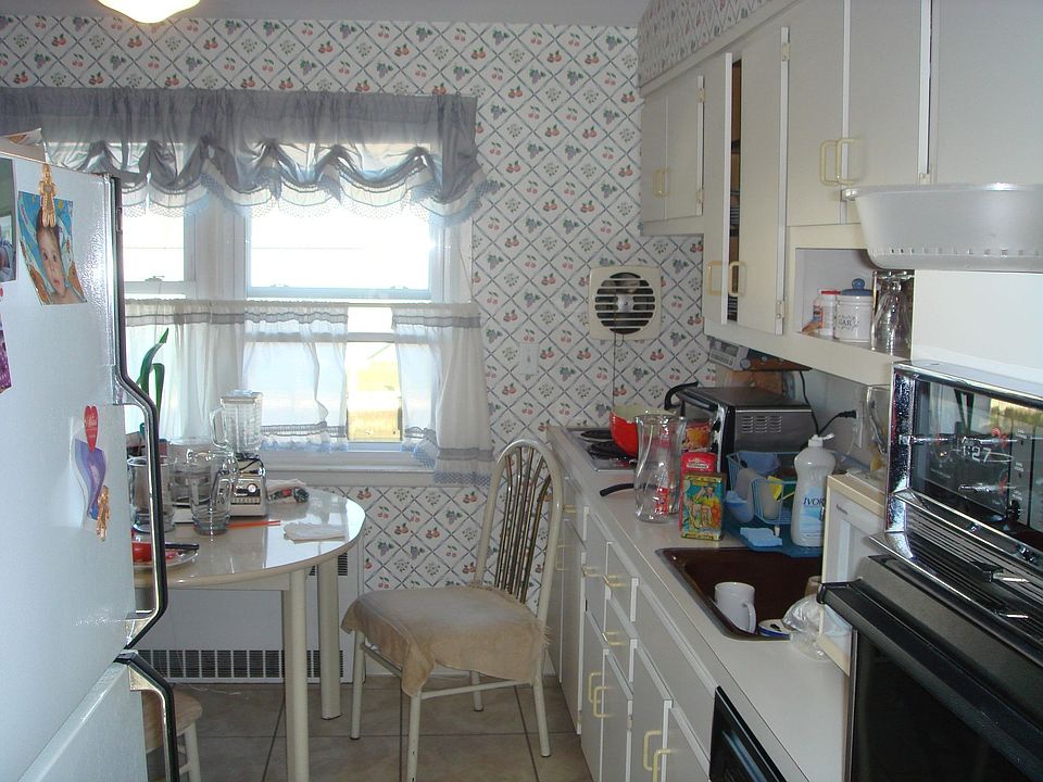 reat Waterfront Mother/Daughter 