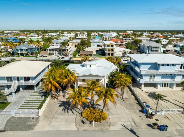 184 Bahama Ave, Key Largo, FL 33037