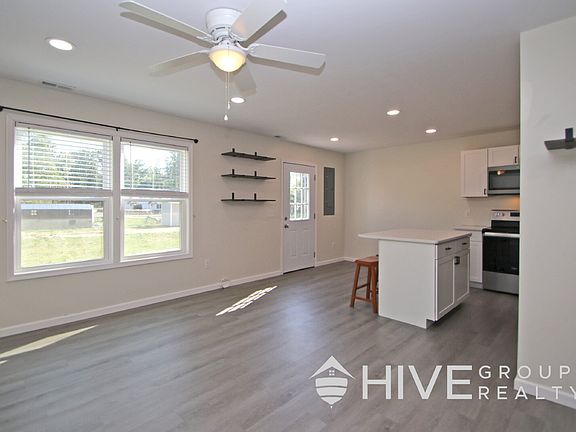 3rd image of 117 21st St