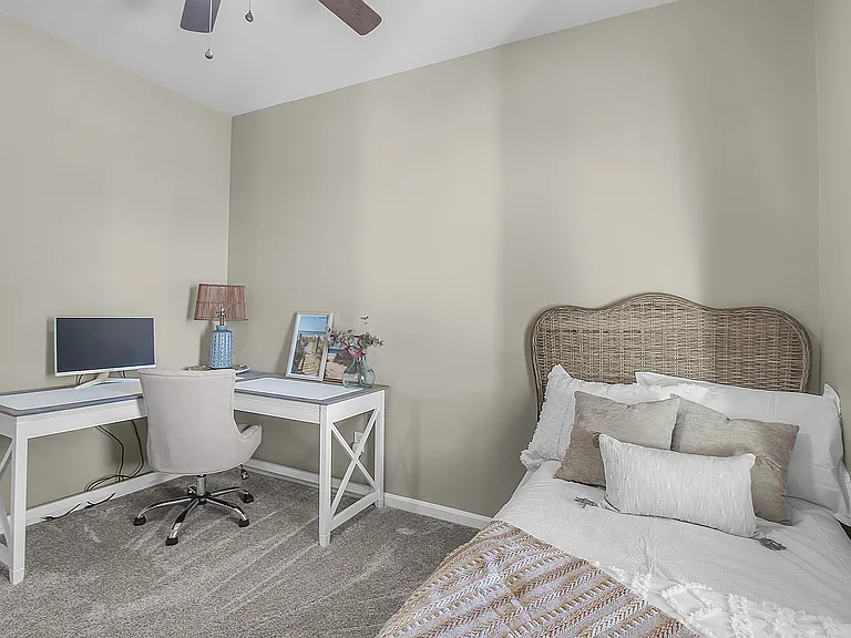 153 Hamilton Grv — Photo 22