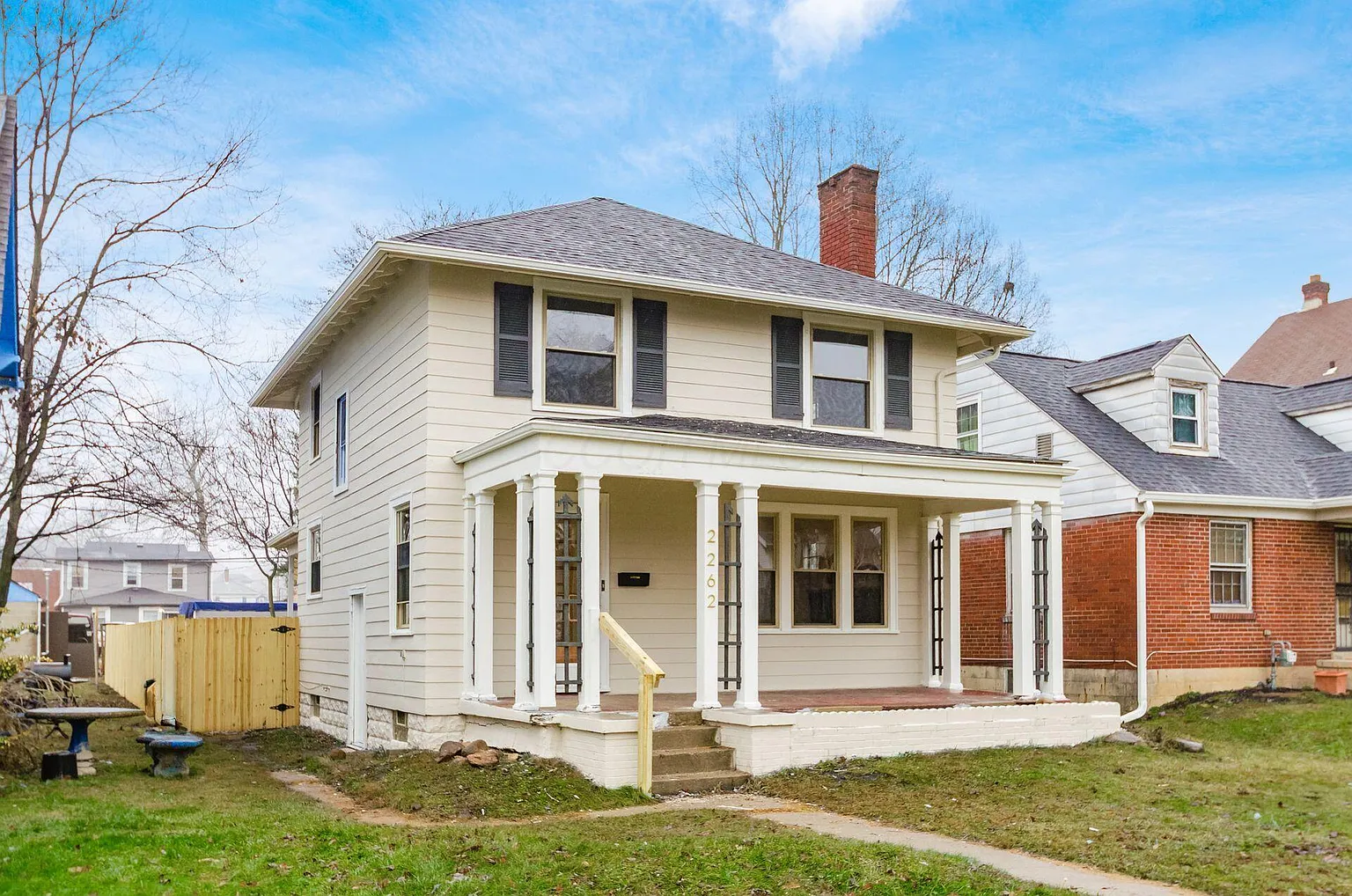 2262 Willamont Ave photo 1