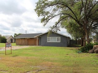 1003 Commerce St, Silverton, TX 79257