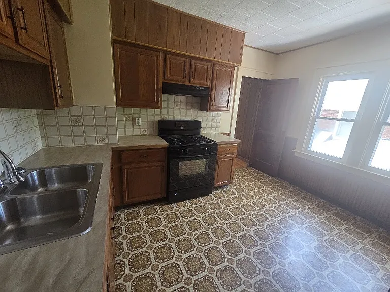 114 Peck Ave #2 — Photo 11