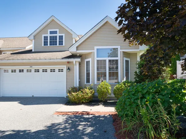 308 Sprucewood Ln #308, Clinton, MA 01510