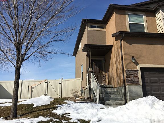 3rd image of 621 W Goldenrod Way