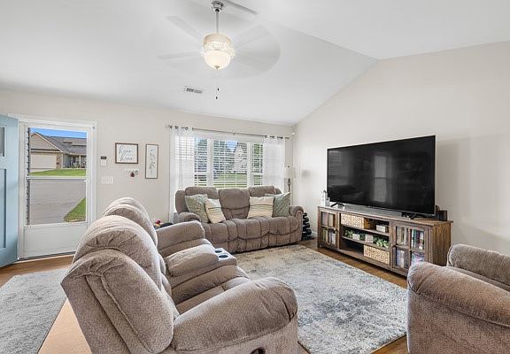 2nd image of 1023 Stoneham Cir