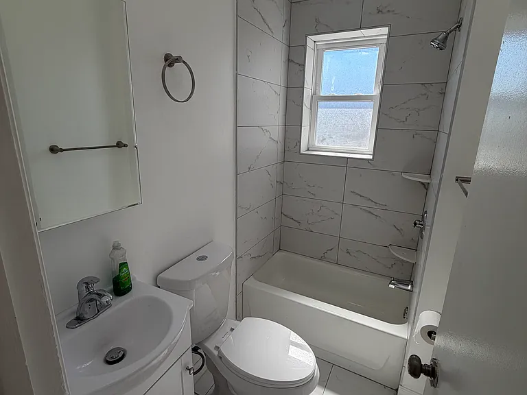 20 63rd St #5 — Photo 6