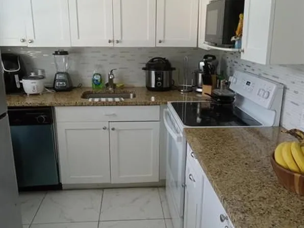 169 Dorset E, Boca Raton, FL 33434