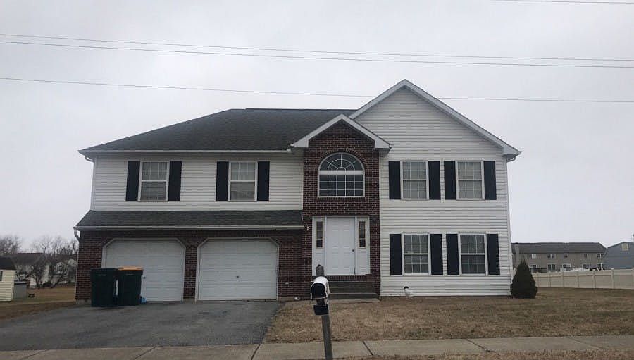 1st image of 161 Jeremy Ct
