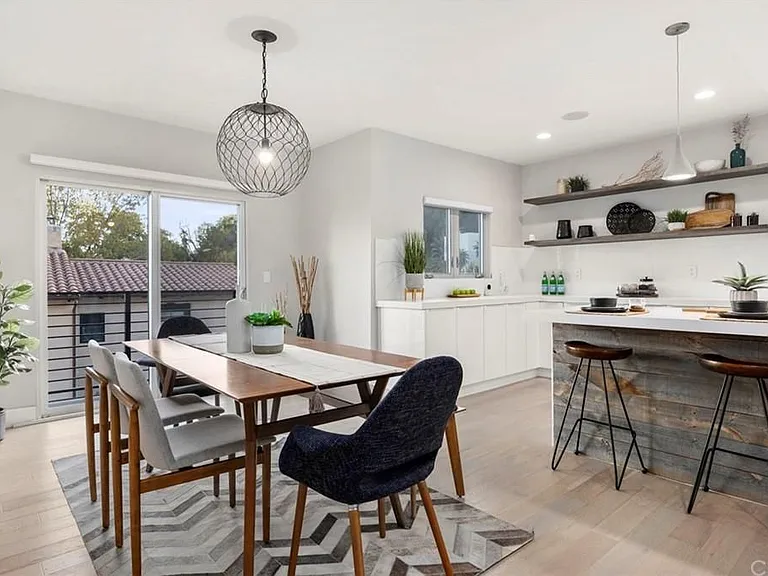 3651 Lowry Rd — Photo 8