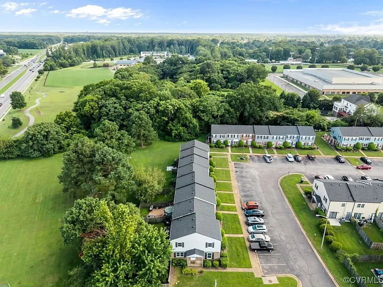 3238 Hunters Mill Ct — Photo 9