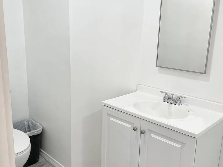 155 S Grand Oaks Ave — Photo 5