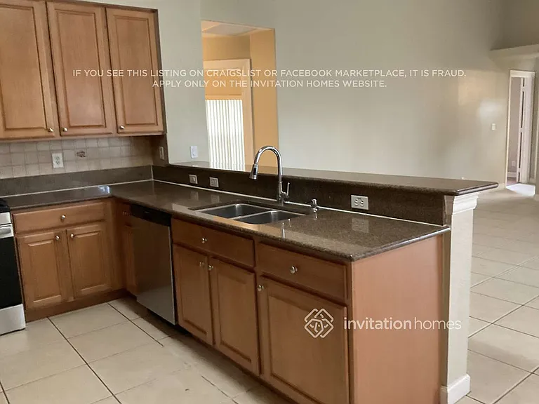 6469 Bay Island Ct — Photo 5