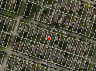 2033 Lancaster St, Grosse Pointe Woods, MI 48236
