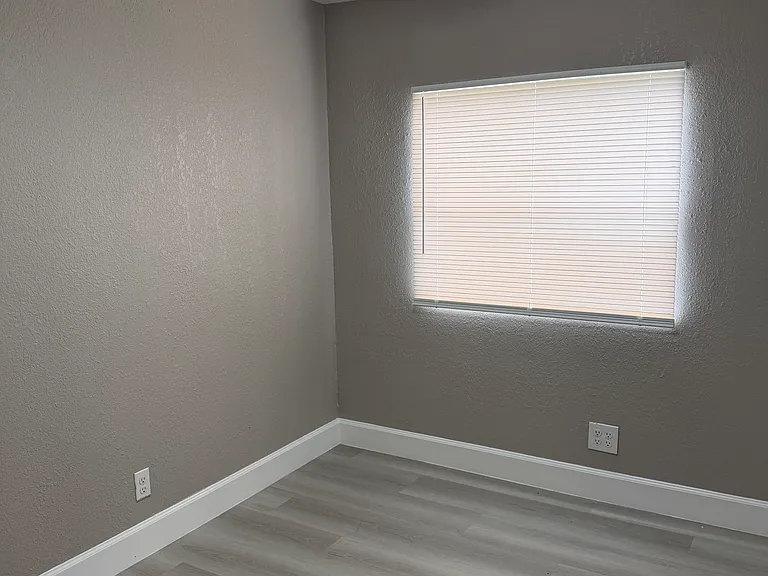 25072 Huston St — Photo 5