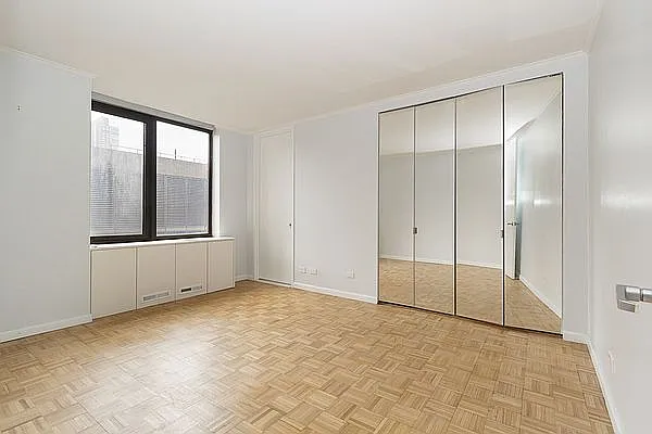 Sold by Park River | media 2