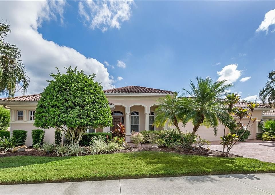 1st image of 262 Pesaro Dr