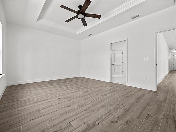 5th image of 1050 SW 67th Way