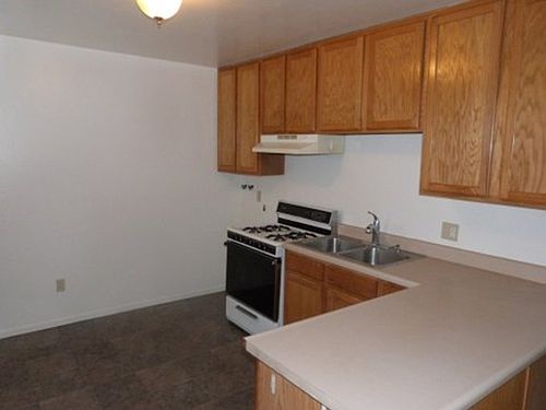 2nd image of 900 San Jose Ave APT B