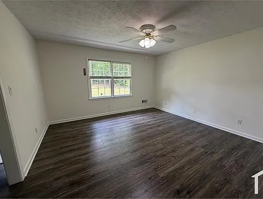 2203 Meadow Dr — Photo 21