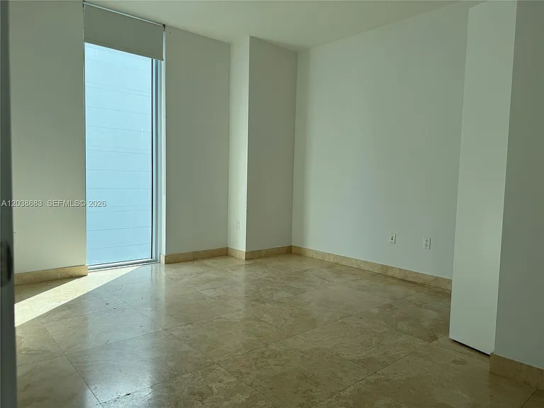 185 SW 7th St #3311 — Photo 3