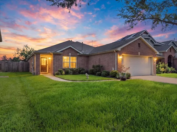 3132 Cambridge Meadows Ln, Dickinson, TX 77539