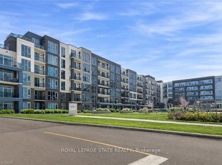 16 Concord Pl #427, Grimsby, ON L3M 0J1