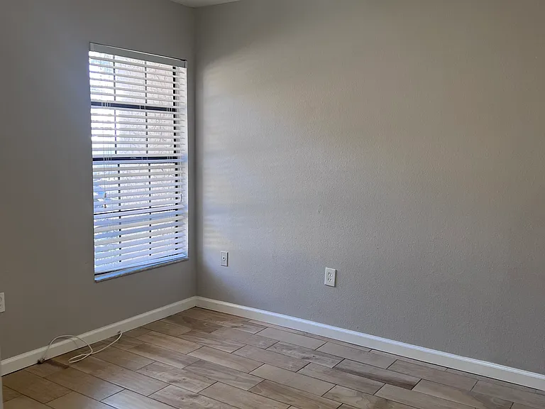 639 Woodlane Cir — Photo 7
