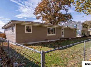 290 Campus View Dr, Lincoln, IL 62656