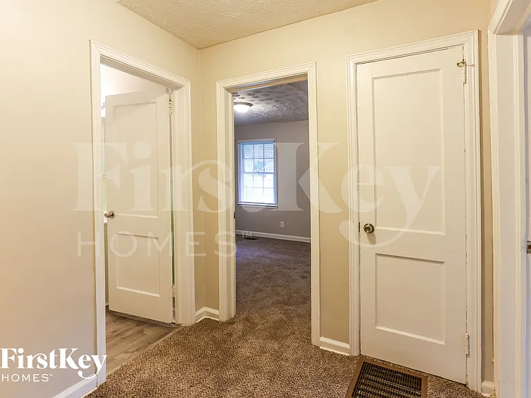 2276 Dauphine St — Photo 14