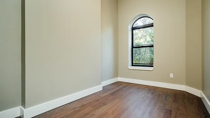 Rented by Nooklyn NYC LLC | media 75