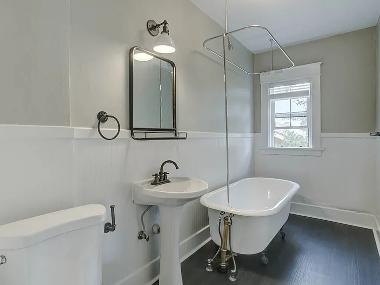 7437 N Saint Louis Ave #8 — Photo 10