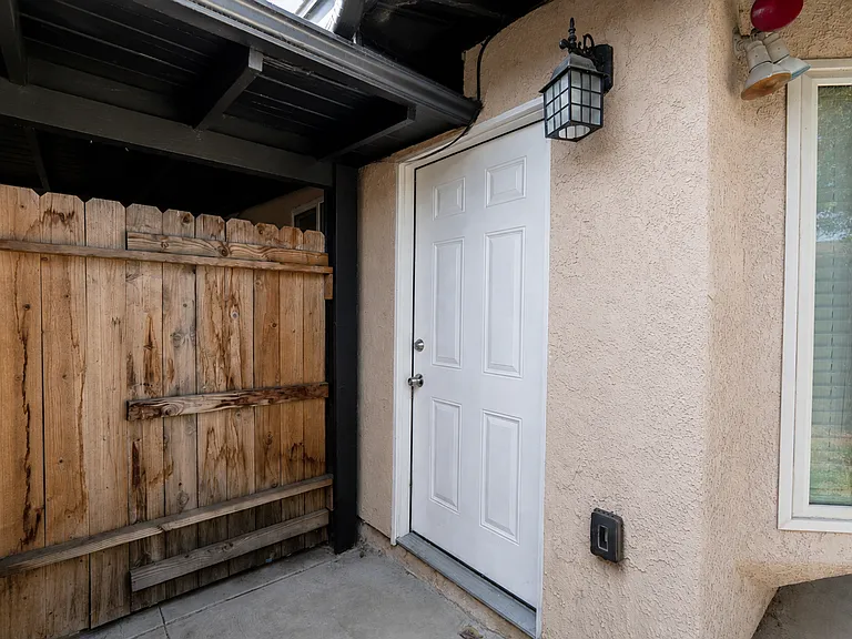 8840 San Vicente Ave — Photo 2