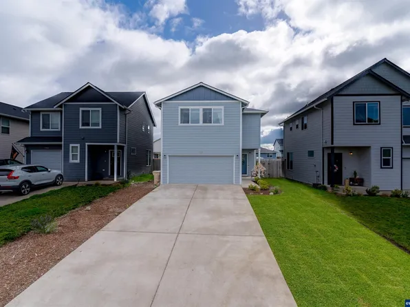 759 S 15th St, Philomath, OR 97370