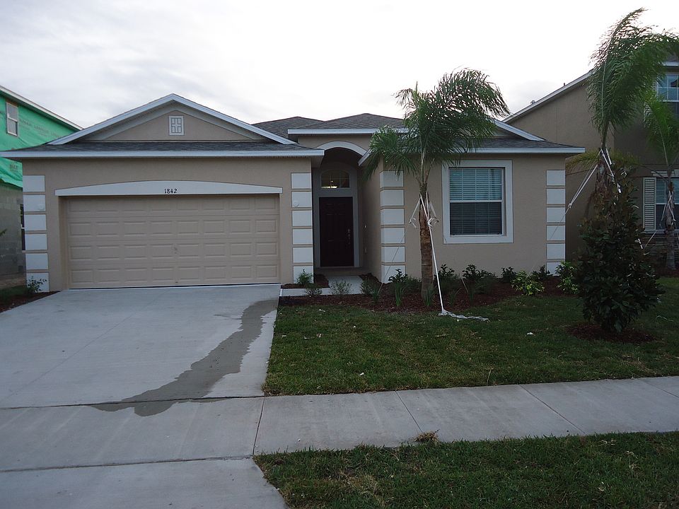 1st image of 1842 Thetford Cir