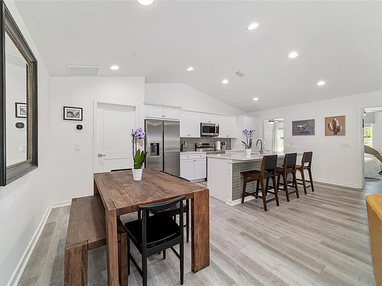 4400 NW 74th Ter — Photo 11
