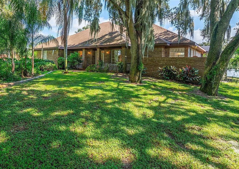 1st image of 2467 Lake Front Dr