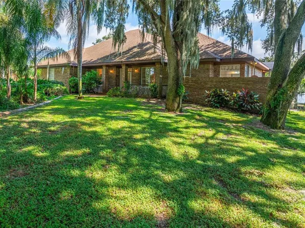2467 Lake Front Dr, Lake Wales, FL 33898