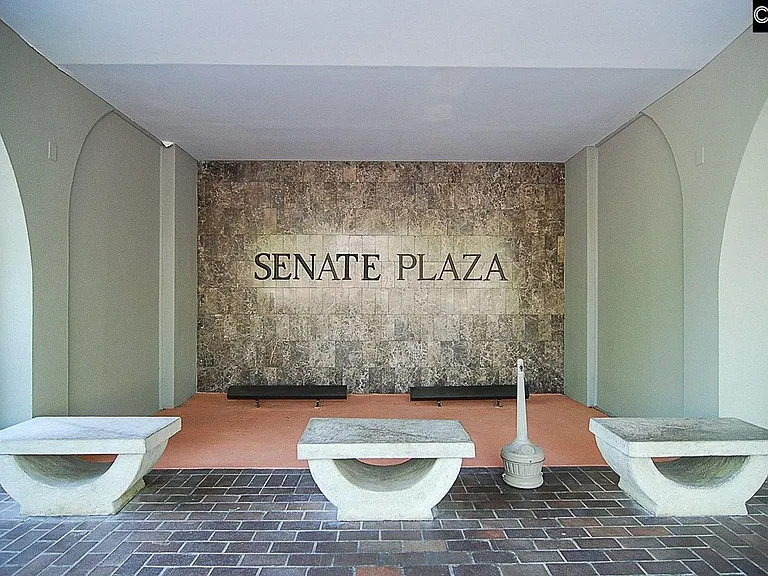 1520 Senate St #77 — Photo 2